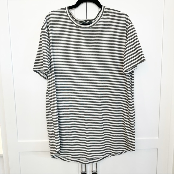 ENTITY | Striped Crew Neck Shirt Size XL - Picture 1 of 5